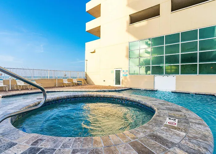 Crystal Shores West 605 *