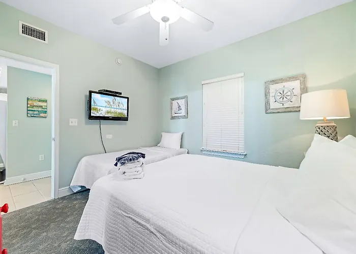 Crystal Shores West 605 Holiday home *